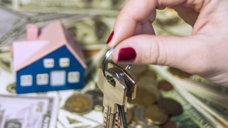 Paying for your own cell phone plan Paying for your own cell phone plan